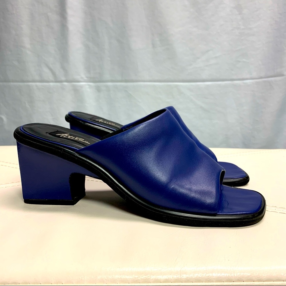 Elegant Blue Women's Sandals